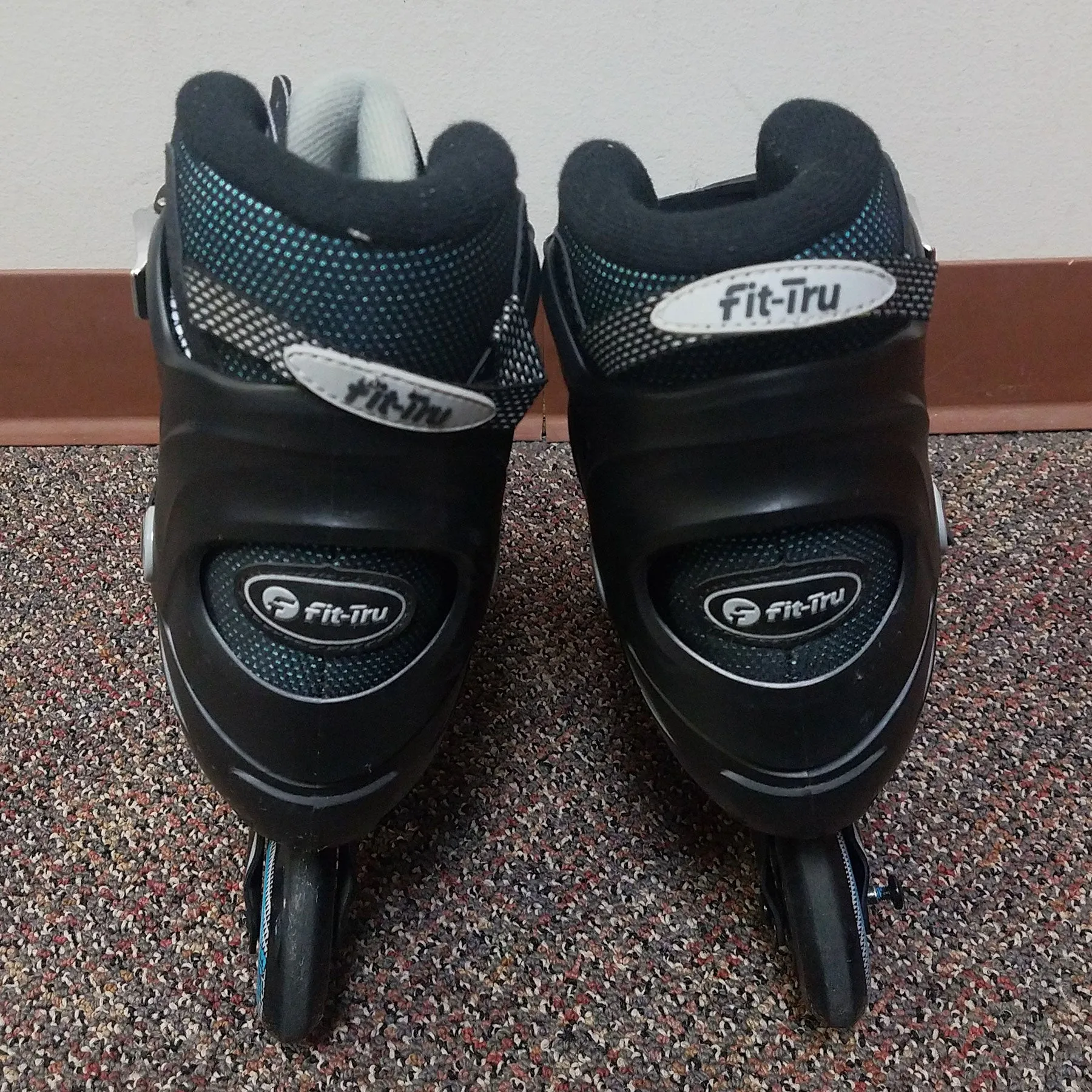 Fit-Tru Cruze 84 Blue Womens Inline Skates -(Size 9 Lightly Used)