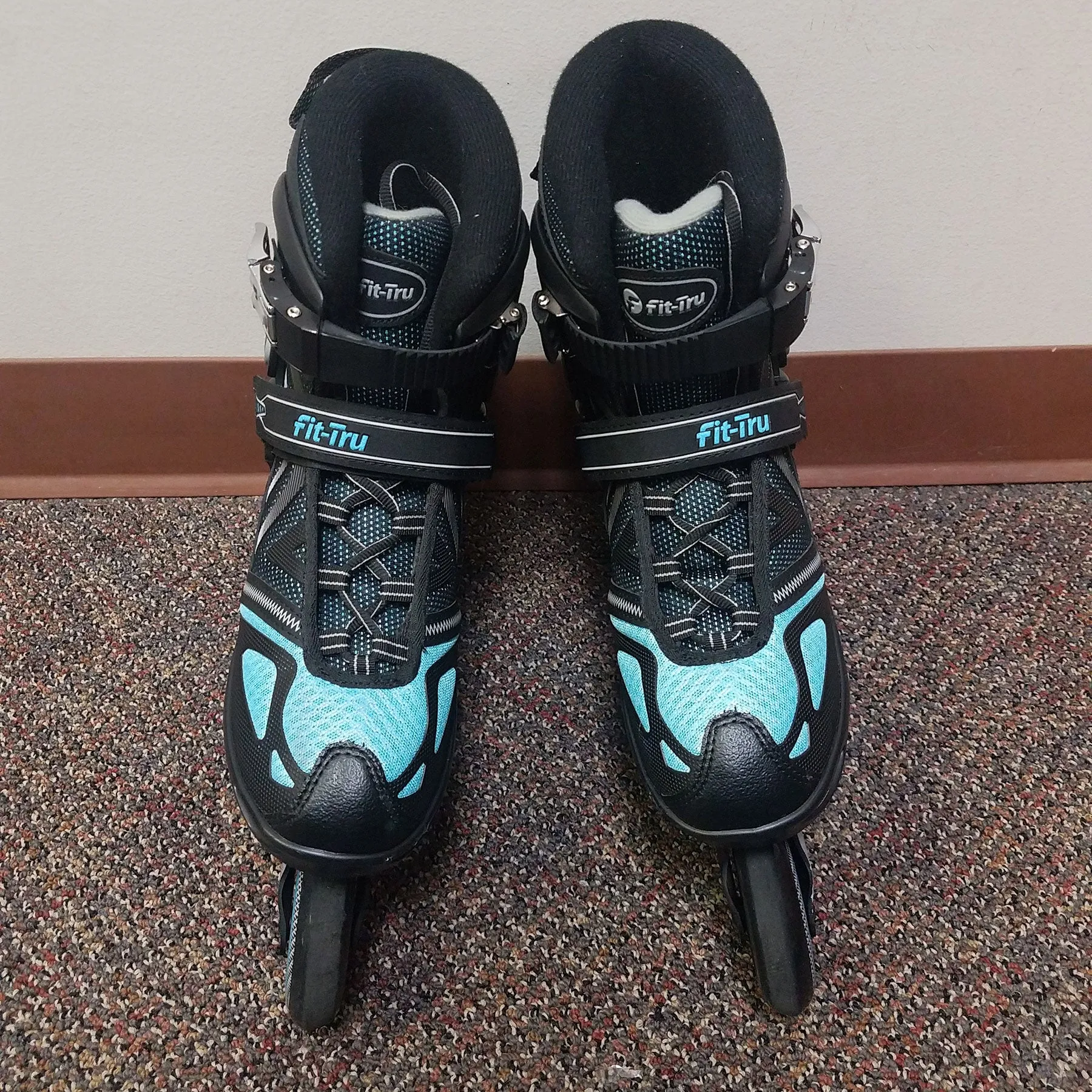 Fit-Tru Cruze 84 Blue Womens Inline Skates -(Size 9 Lightly Used)